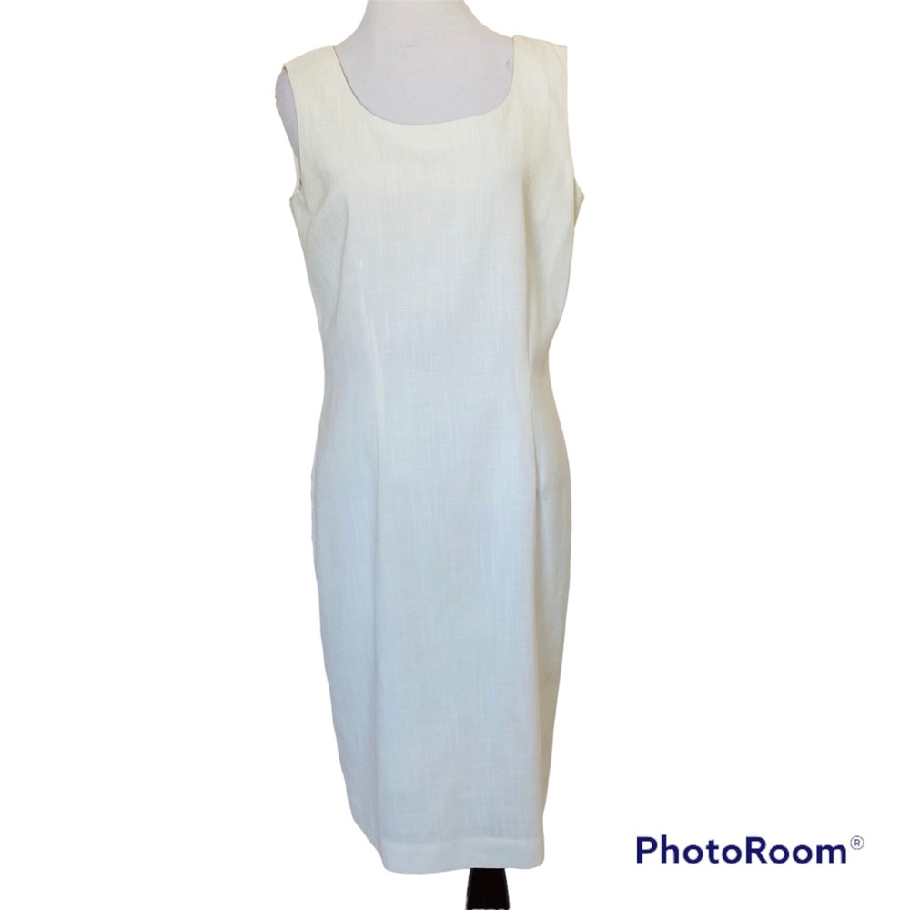 Casual Corner Cream Off White Sheath
Dress Sleeveless SZ 8 Vintage Crewneck